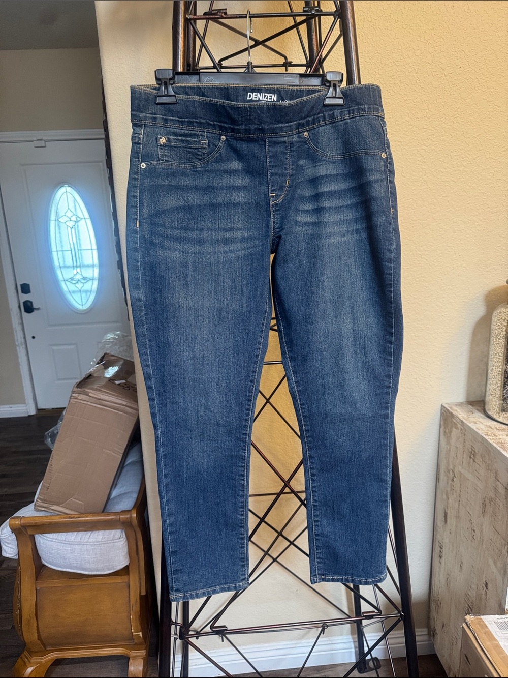 Denizen from Levi's Women's Medium Dark Blue Cropped Stretch Jeans